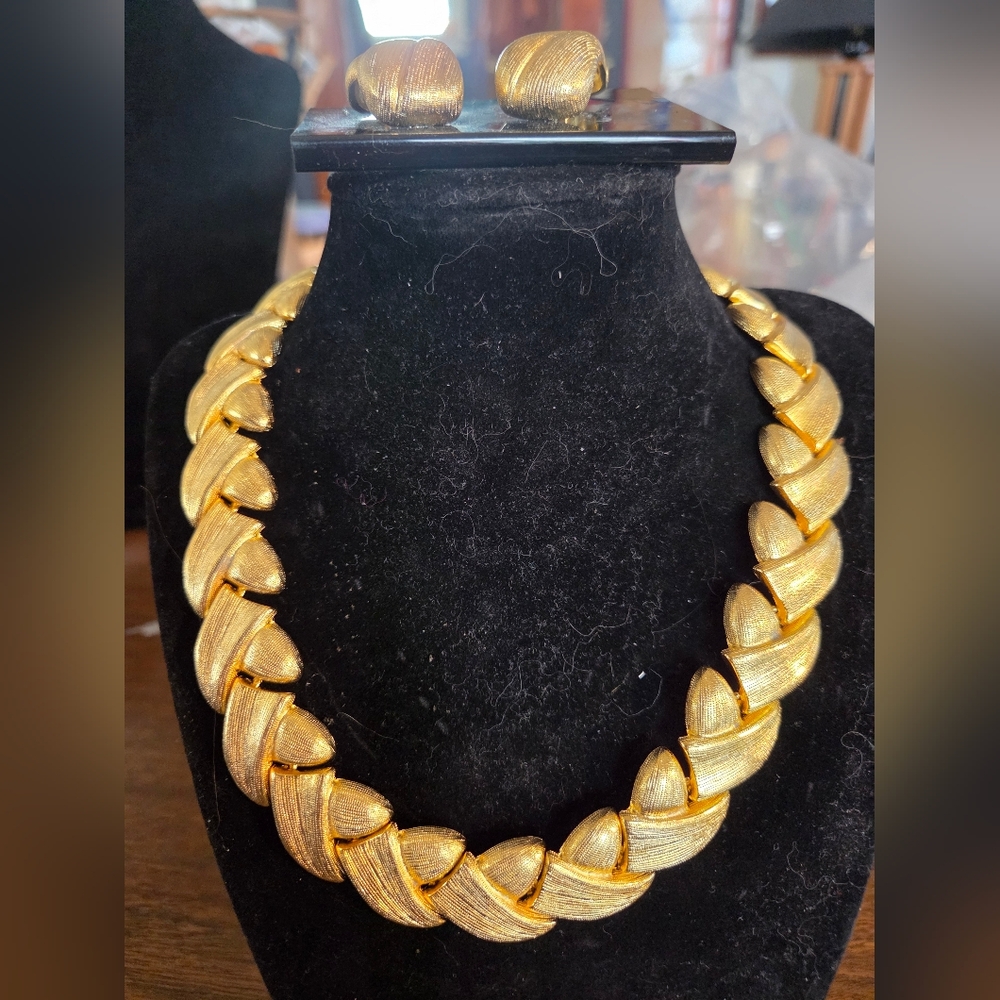 Vintage Gold Leaf Necklace Set